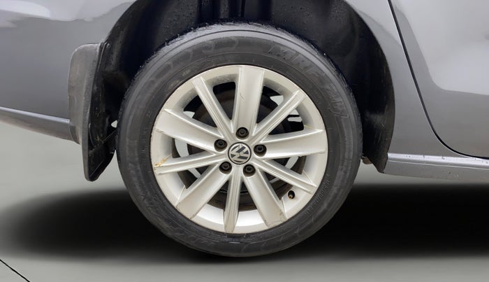 2017 Volkswagen Vento 1.2 TSI HIGHLINE PLUS AT, Petrol, Automatic, 60,533 km, Right Rear Wheel