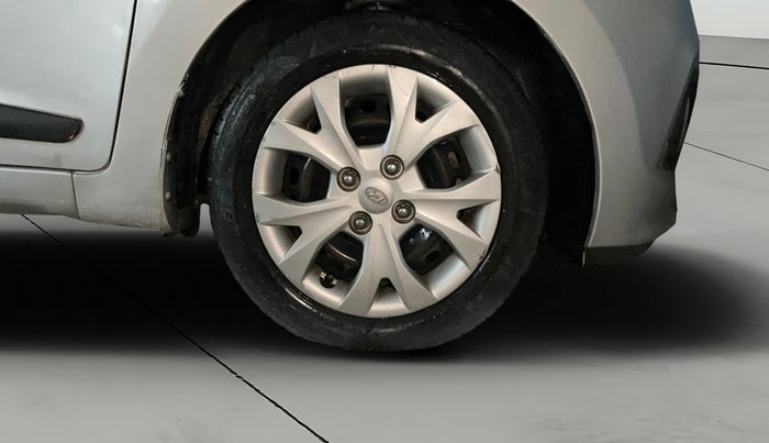 2013 Hyundai Grand i10 MAGNA 1.2 KAPPA VTVT, CNG, Manual, 68,714 km, Right Front Wheel