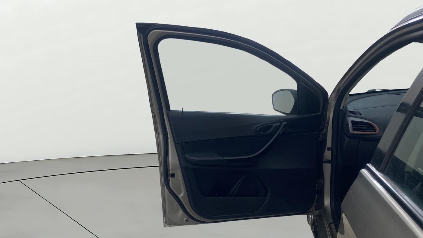 2018 Tata TIAGO NRG PETROL, Petrol, Manual, 41,181 km, LHS Front Door