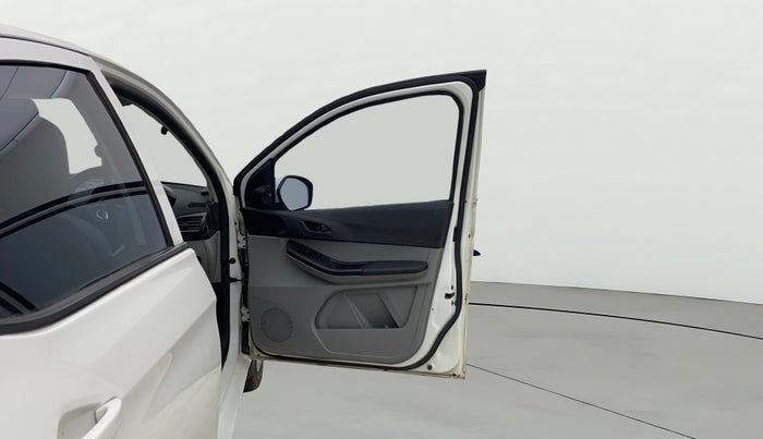 2021 Tata Tiago XT (O) PETROL, CNG, Manual, 51,652 km, RHS Front Door
