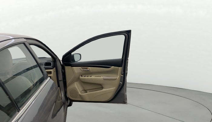 2017 Maruti Ciaz ALPHA DIESEL 1.3, Diesel, Manual, 60,478 km, RHS Front Door