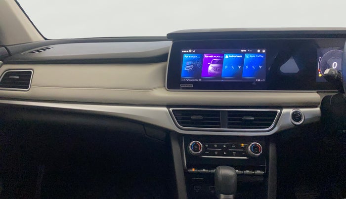 2023 Mahindra XUV700 AX 7 LUXURY D AWD AT 7 STR, Diesel, Automatic, 76,365 km, Air Conditioner