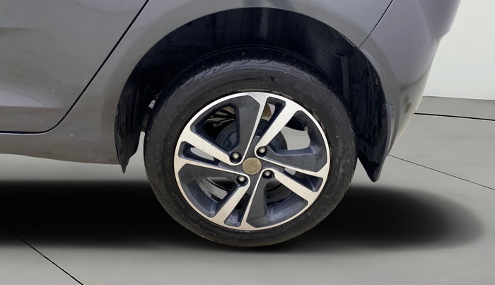 2022 Tata ALTROZ XZA PLUS, Petrol, Automatic, 24,675 km, Left Rear Wheel