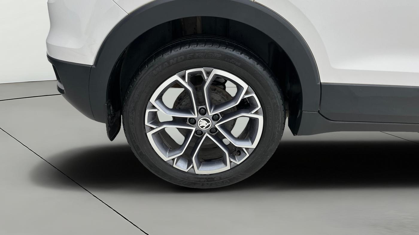2022 Skoda KUSHAQ STYLE 1.0L TSI AT (6 AIRBAGS), Petrol, Automatic, 12,081 km, Right Rear Wheel