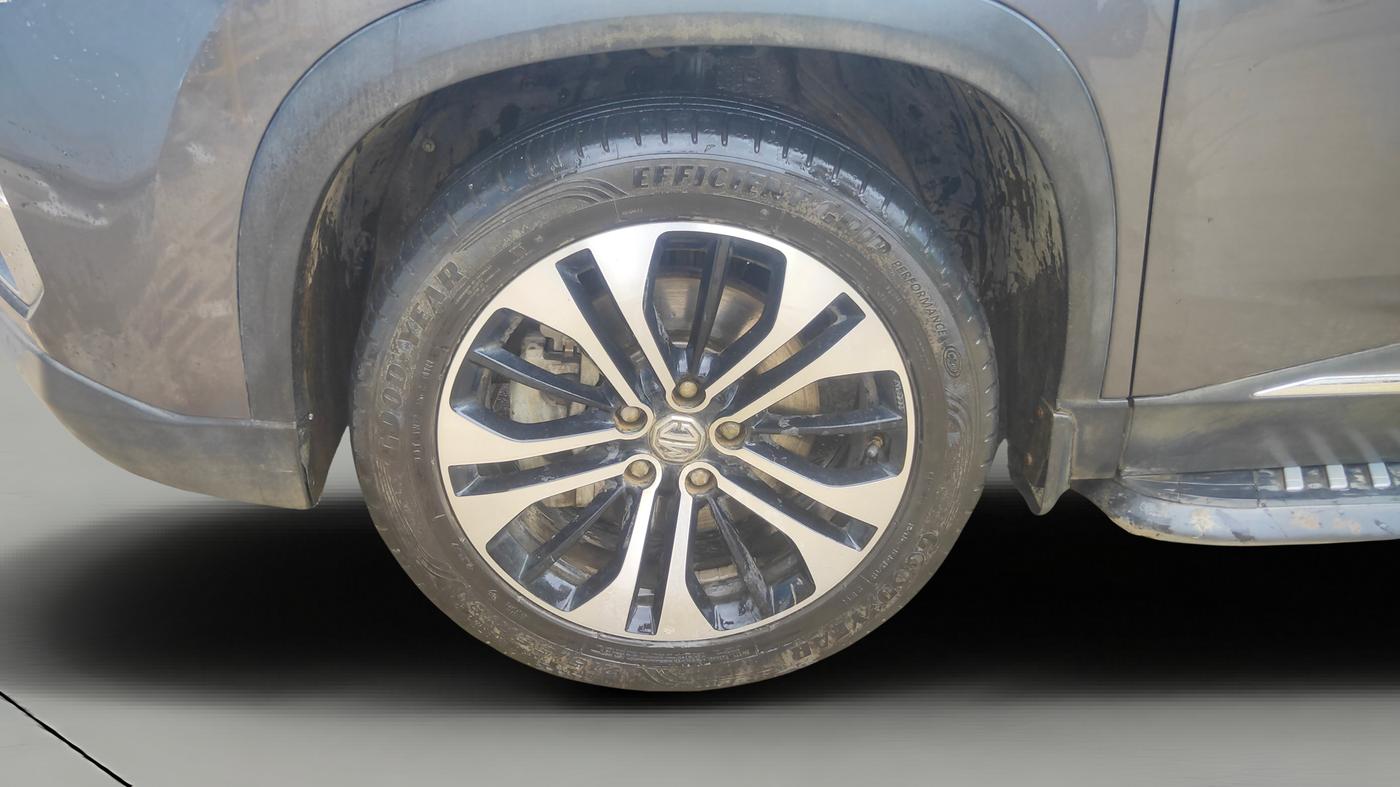 2022 MG HECTOR SHARP 1.5 PETROL CVT, Petrol, Automatic, 27,929 km, Left Front Wheel