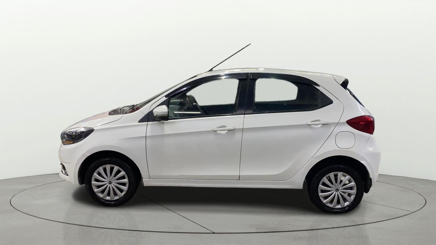 2018 Tata Tiago XZA PETROL, Petrol, Automatic, 1,14,686 km, Left Side