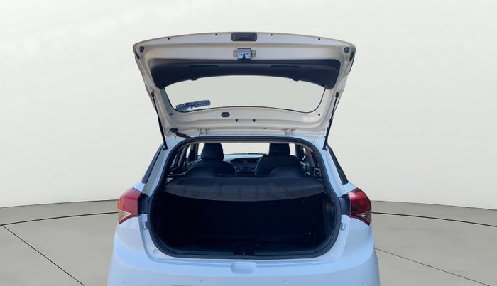 2017 Hyundai Elite i20 SPORTZ 1.2, Petrol, Manual, 68,116 km, Boot Door Open