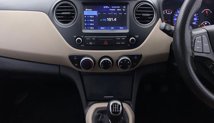 2017 Hyundai Xcent SX 1.2, Petrol, Manual, 1,17,873 km, Air Conditioner