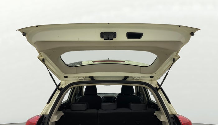 2019 Mahindra XUV300 W8 1.2 PETROL, Petrol, Manual, 82,081 km, Boot Door Open