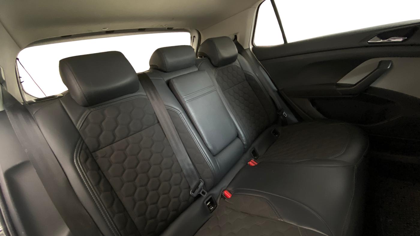 2022 Skoda KUSHAQ AMBITION 1.0L TSI MT, Petrol, Manual, 44,955 km, Right Side Rear Door Cabin