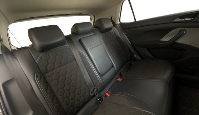 2022 Skoda KUSHAQ AMBITION 1.0L TSI MT, Petrol, Manual, 45,014 km, Right Side Rear Door Cabin