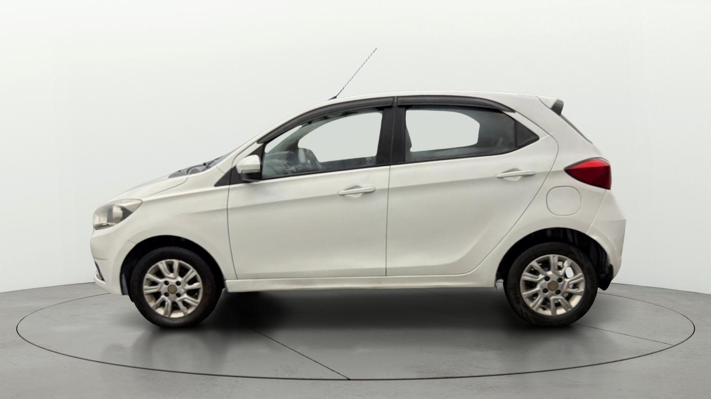 2018 Tata Tiago XZ PETROL, CNG, Manual, 1,17,606 km, Left Side