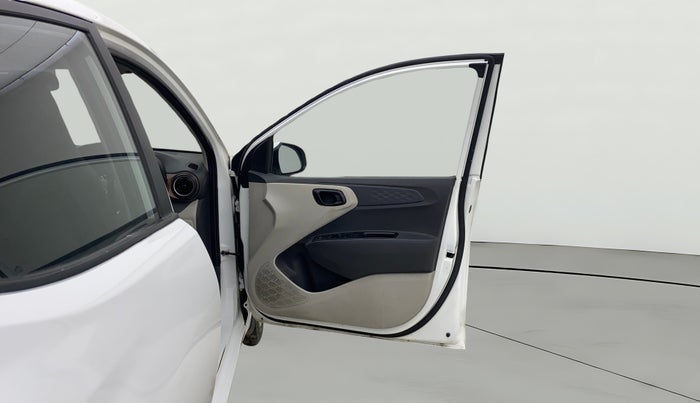 2022 Hyundai AURA S 1.2 CNG, CNG, Manual, 65,644 km, RHS Front Door