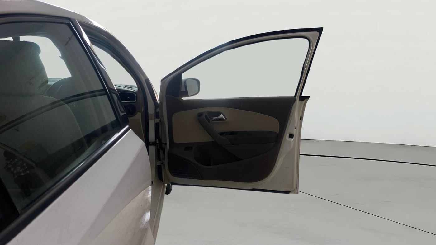 2014 Skoda Rapid AMBITION 1.6 MPI AT PLUS, Petrol, Automatic, 50,687 km, RHS Front Door