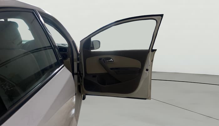 2014 Skoda Rapid AMBITION 1.6 MPI AT PLUS, Petrol, Automatic, 50,835 km, RHS Front Door