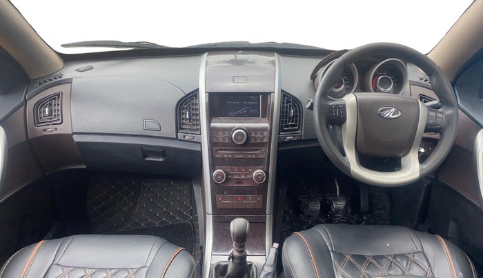 2015 Mahindra XUV500 W6, Diesel, Manual, 1,33,678 km, Dashboard