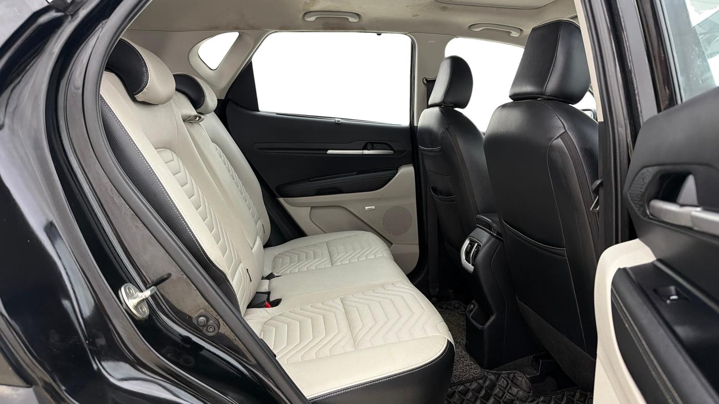 2022 KIA SONET HTX PLUS 1.0 IMT, Petrol, Manual, 62,620 km, Right Side Rear Door Cabin