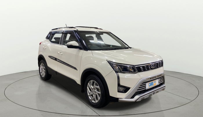 2022 Mahindra XUV300 W8 1.2 PETROL, Petrol, Manual, 36,559 km, SRP