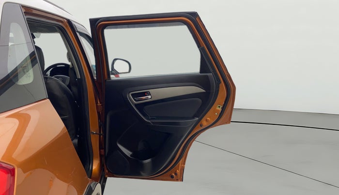 2019 Maruti Vitara Brezza ZDI PLUS AT DUAL TONE, Diesel, Automatic, 76,908 km, RHS Rear Door