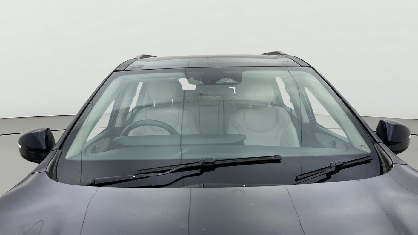 2022 Mahindra XUV700 AX 7 P AT 7 STR, Petrol, Automatic, 78,980 km, Front Windshield