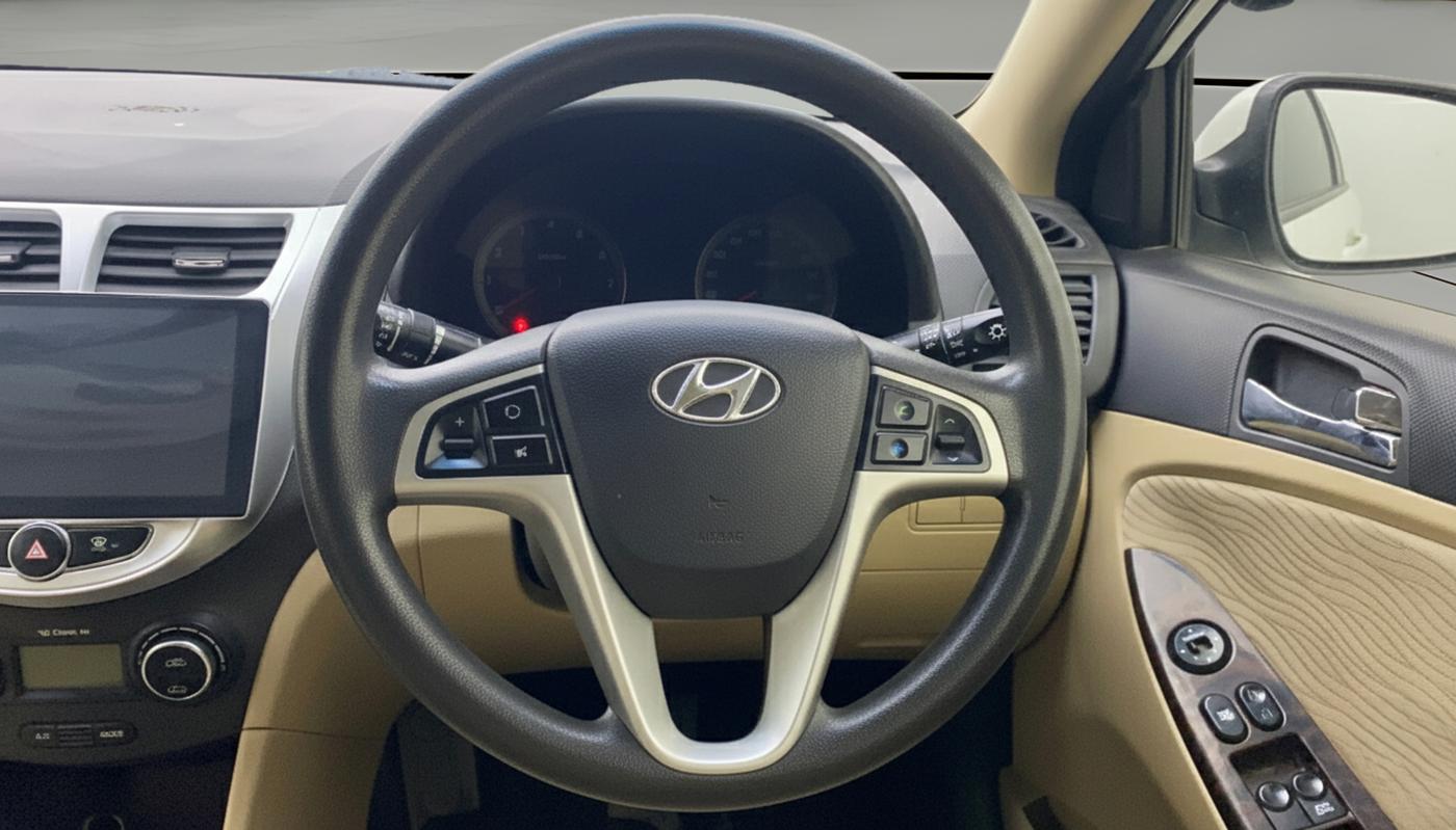 2013 Hyundai Verna FLUIDIC VTVT 1.6 EX AT, Petrol, Automatic, 92,859 km, Steering Wheel Close Up