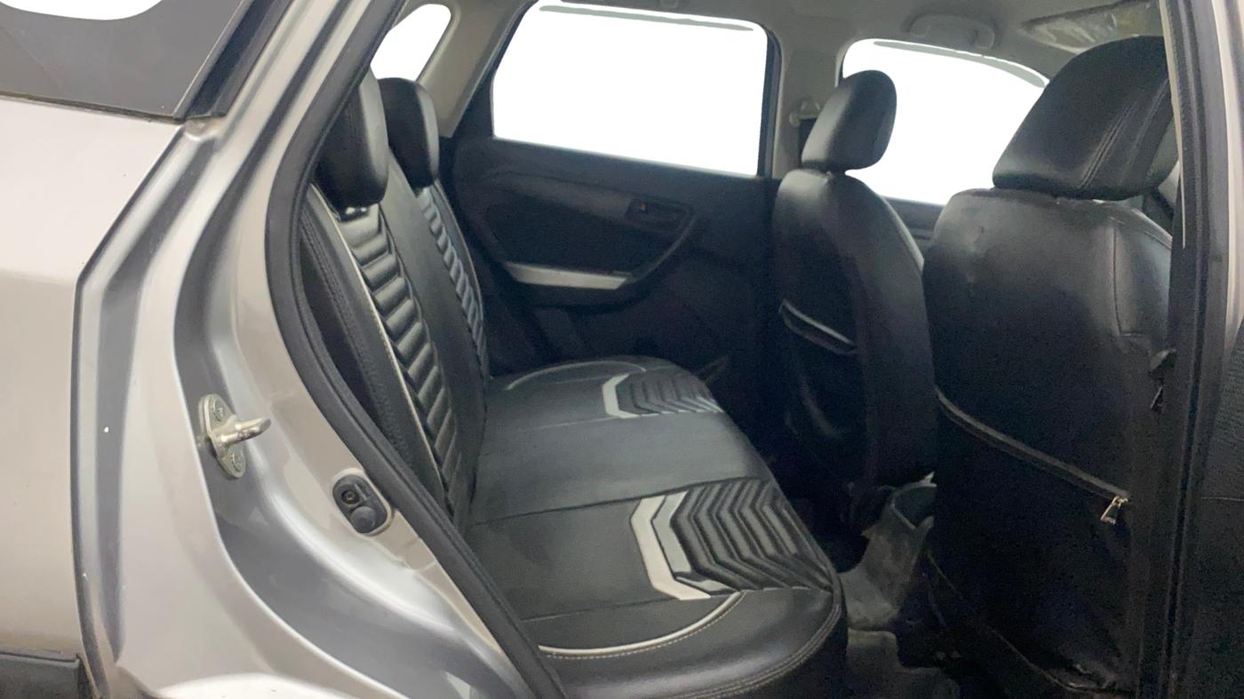 2021 Maruti Vitara Brezza VXI, Petrol, Manual, 31,712 km, Right Side Rear Door Cabin
