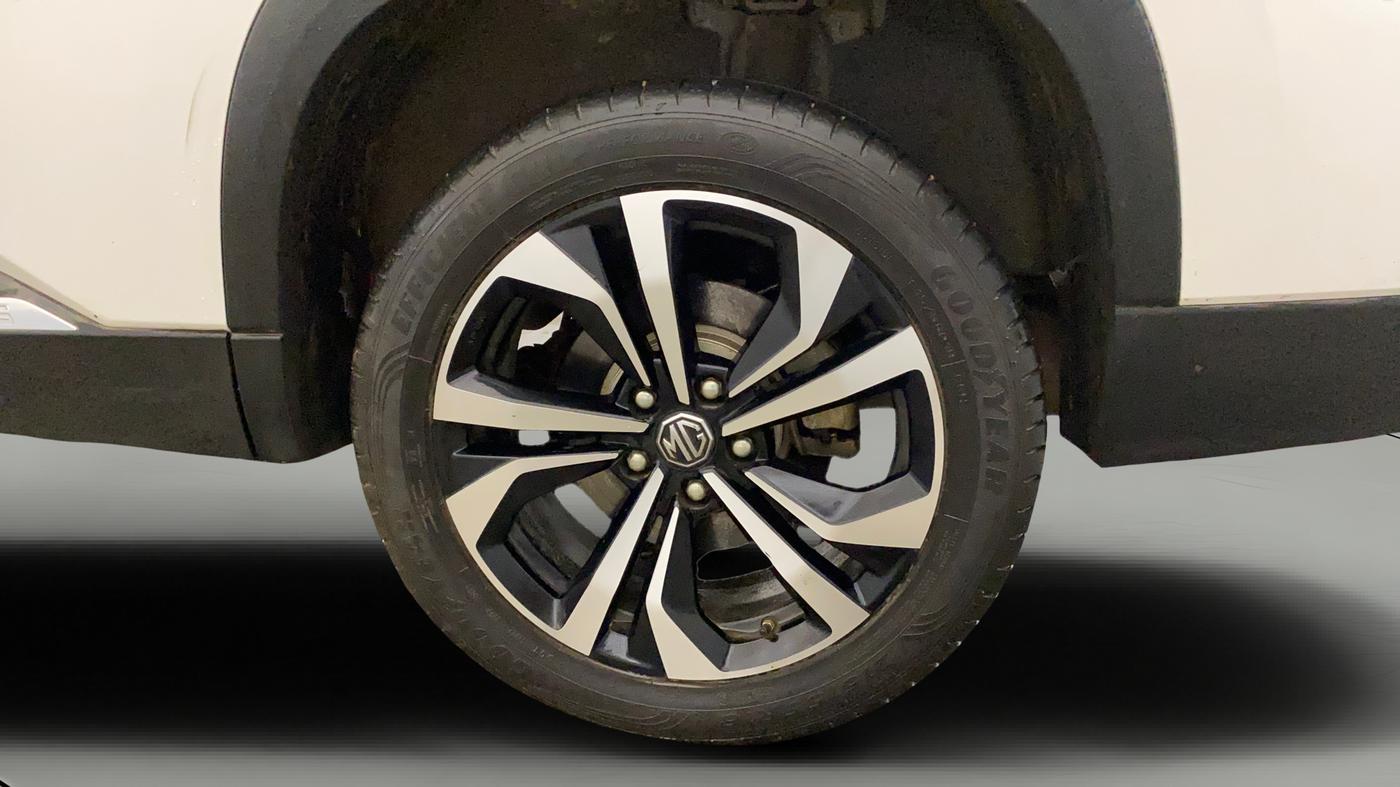 2024 MG HECTOR SHARP PRO 1.5 PETROL TURBO CVT PETROL, Petrol, Automatic, 14,132 km, Left Rear Wheel
