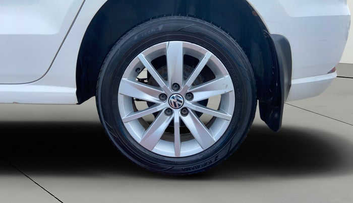 2017 Volkswagen Ameo HIGHLINE PLUS 1.5L 16 ALLOY, Diesel, Manual, 1,08,066 km, Left Rear Wheel