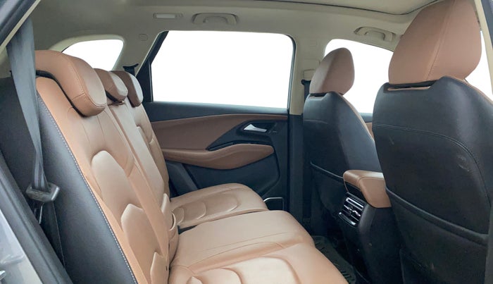 2023 MG HECTOR PLUS SHARP PRO 2.0 TURBO DIESEL 7 STR, Diesel, Manual, 49,840 km, Right Side Rear Door Cabin