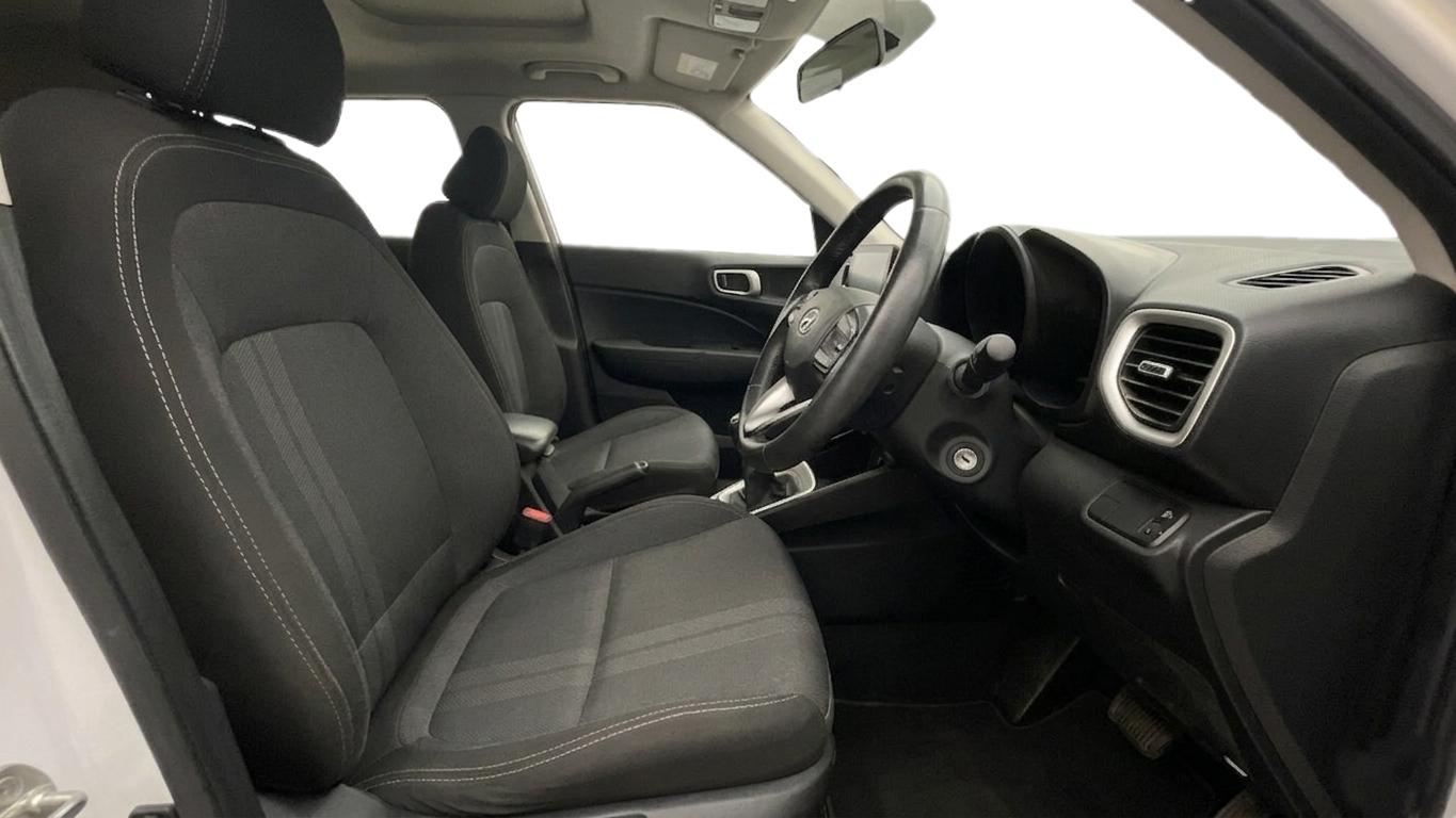 2019 Hyundai VENUE SX 1.0 TURBO, Petrol, Manual, 85,396 km, Right Side Front Door Cabin