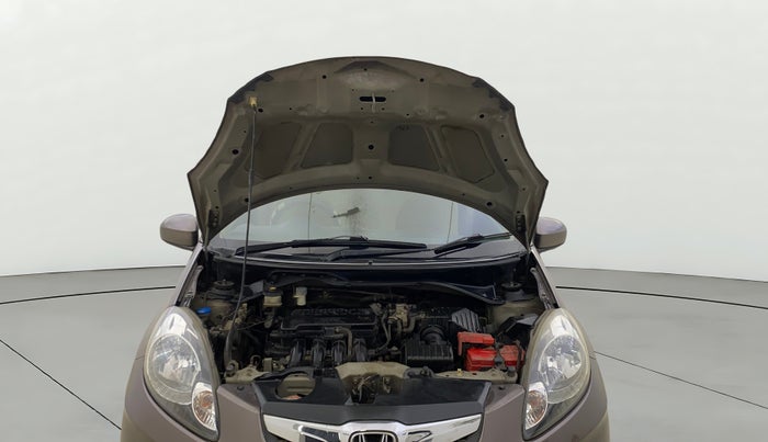 2013 Honda Brio VX MT, Petrol, Manual, 1,06,631 km, Open Bonet