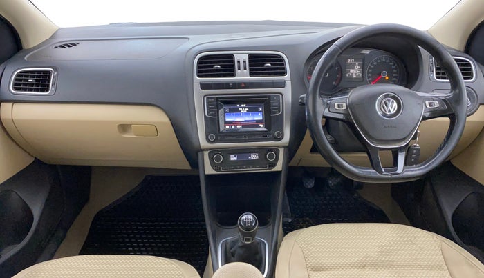 2017 Volkswagen Ameo HIGHLINE1.2L, Petrol, Manual, 1,30,371 km, Dashboard