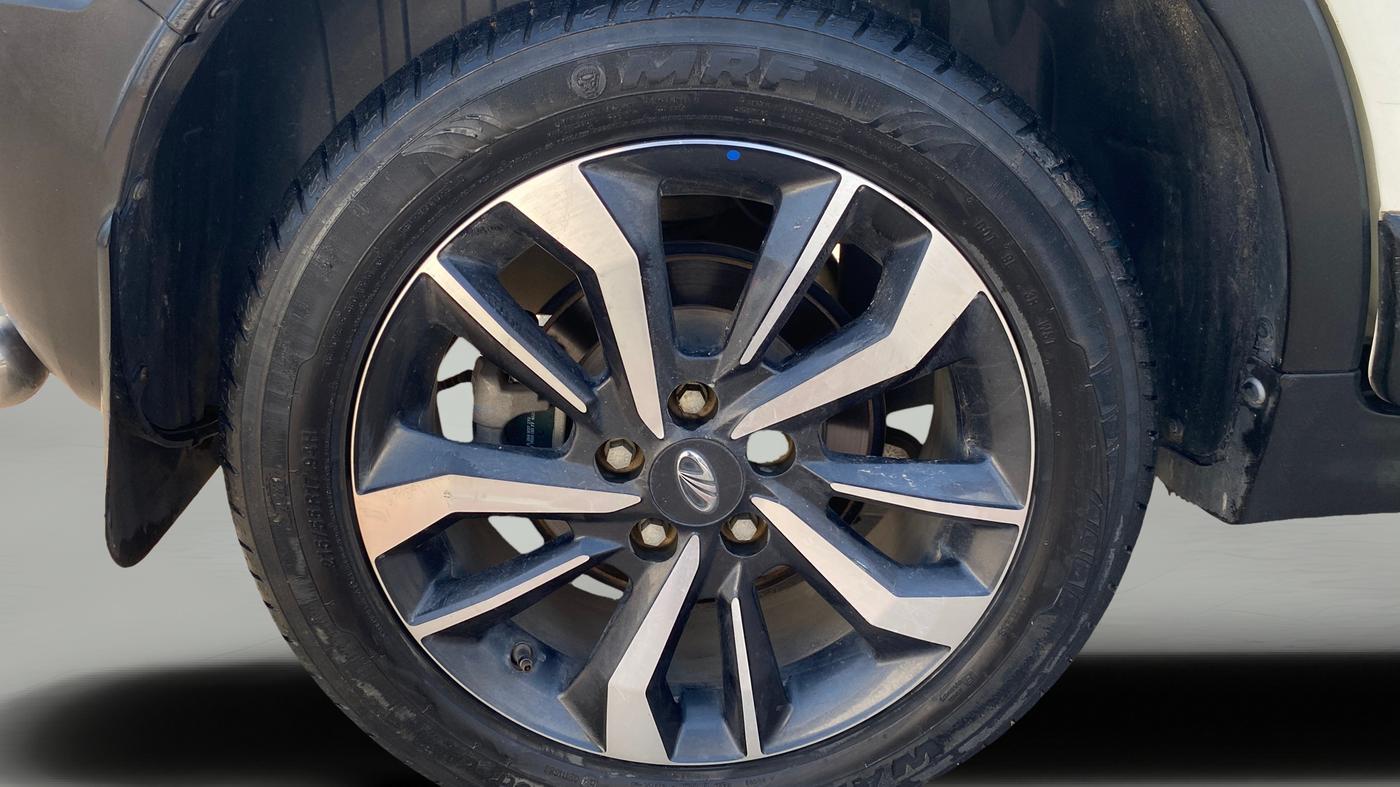 2019 Mahindra XUV300 W8 (O) 1.5 DIESEL, Diesel, Manual, 48,713 km, Right Rear Wheel
