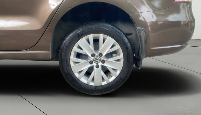 2015 Volkswagen Vento HIGHLINE DIESEL 1.5, Diesel, Manual, 1,09,637 km, Left Rear Wheel