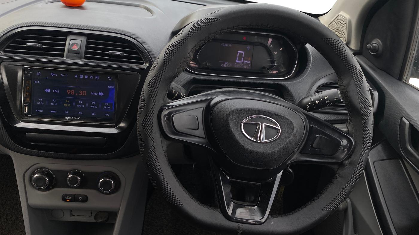 2021 Tata Tiago XE PETROL, Petrol, Manual, 45,557 km, Steering Wheel Close Up