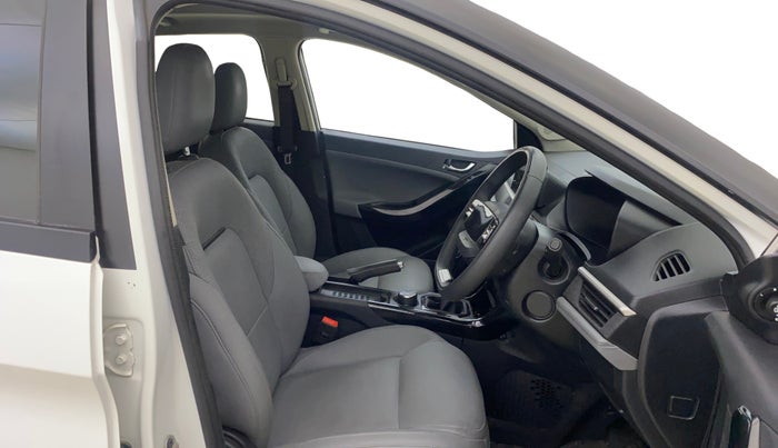 2025 Tata NEXON FEARLESS + SUNROOF DUAL TONE 1.2 PETROL, Petrol, Manual, 16,126 km, Right Side Front Door Cabin