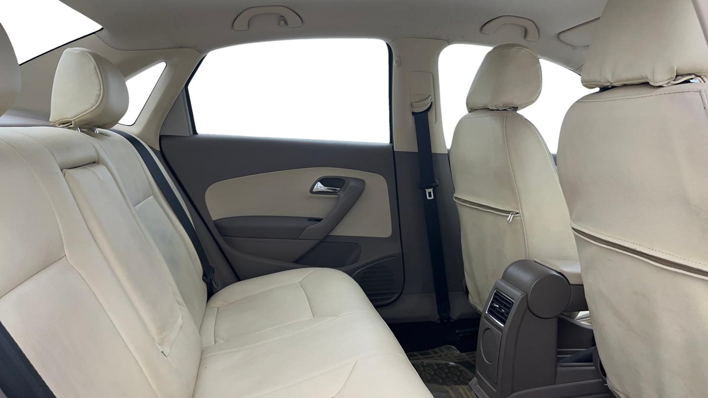2013 Skoda Rapid ELEGANCE 1.6 MPI MT, Petrol, Manual, 69,053 km, Right Side Rear Door Cabin