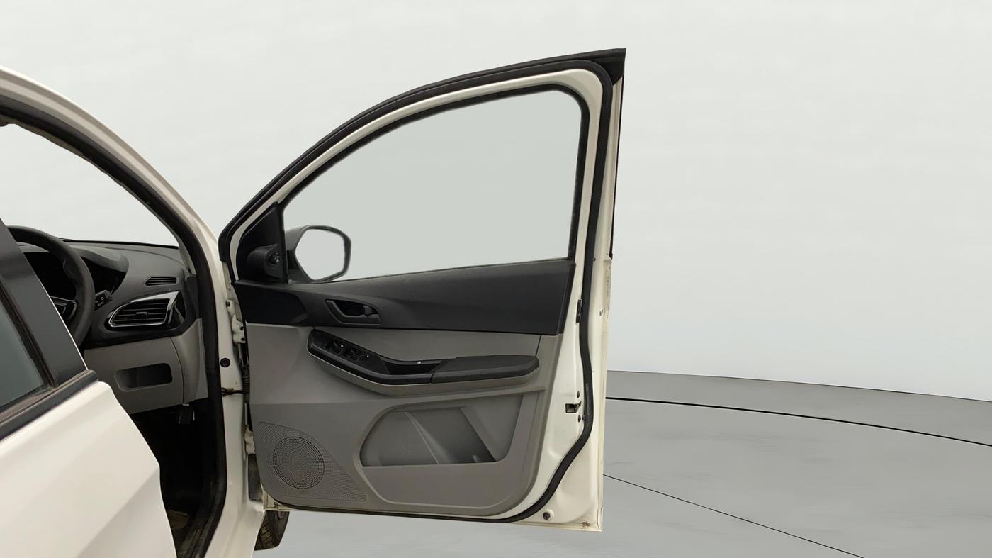 2024 Tata Tiago XTA PETROL, Petrol, Automatic, 20,759 km, RHS Front Door