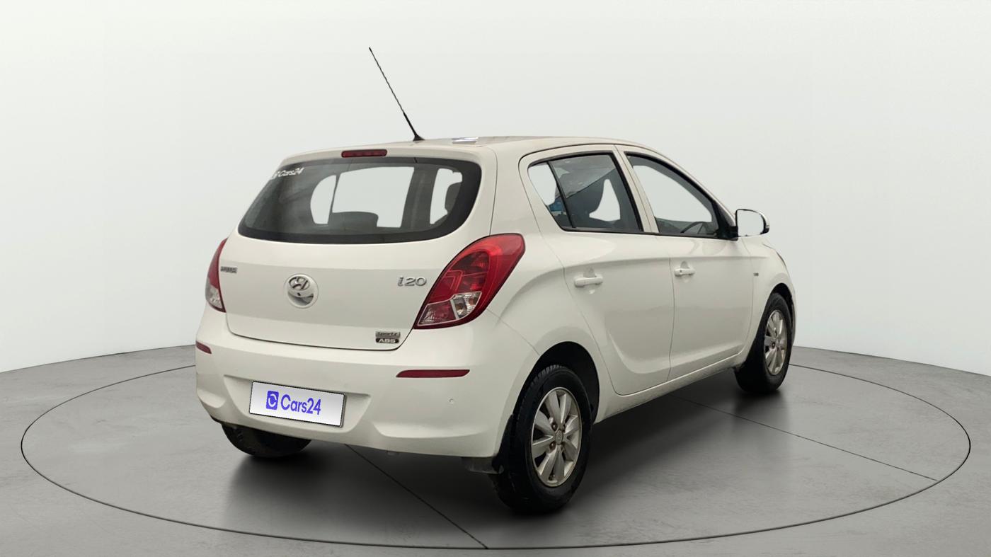 2013 Hyundai i20 SPORTZ 1.2, Petrol, Manual, 1,17,626 km, Right Back Diagonal