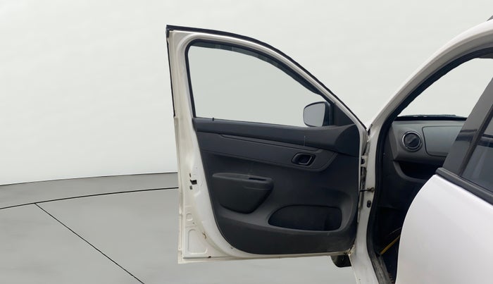 2016 Renault Kwid RXT 1.0 AMT, Petrol, Automatic, 74,586 km, LHS Front Door