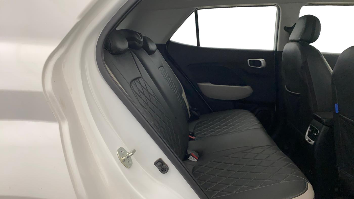 2024 Hyundai VENUE S (O) 1.0 Turbo Petrol DCT, Petrol, Automatic, 15,043 km, Right Side Rear Door Cabin