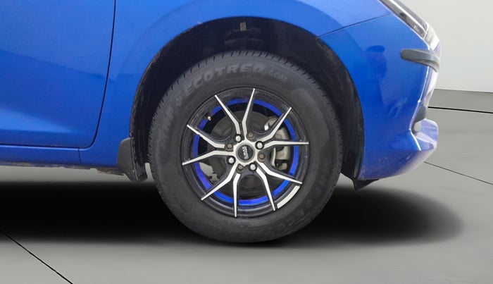 2024 Maruti Swift VXi AMT, Petrol, Automatic, 5,478 km, Right Front Wheel