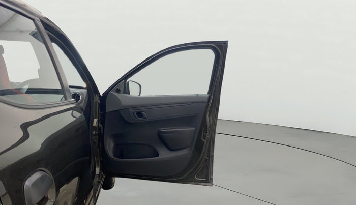 2021 Renault Kwid RXT 1.0 (O), Petrol, Manual, 41,310 km, RHS Front Door