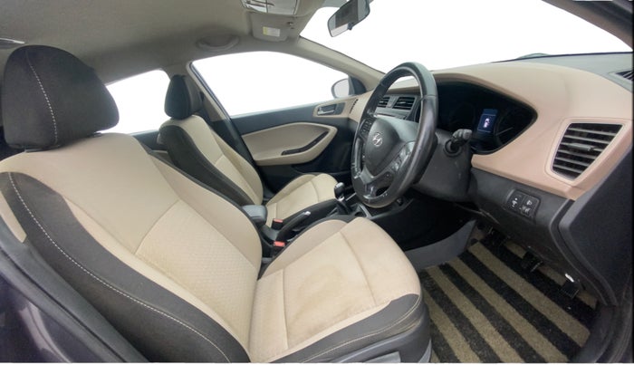 2015 Hyundai Elite i20 ASTA 1.2 (O), Petrol, Manual, 36,752 km, Right Side Front Door Cabin