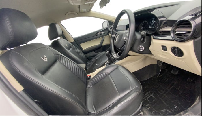 2023 Skoda SLAVIA Ambition 1.5L TSI, Petrol, Manual, 52,161 km, Right Side Front Door Cabin