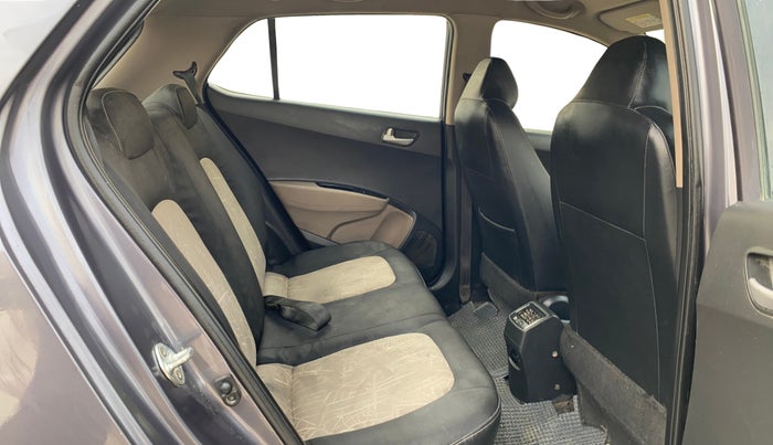 2017 Hyundai Grand i10 SPORTZ (O) 1.2 U2 CRDI, Diesel, Manual, 83,797 km, Right Side Rear Door Cabin