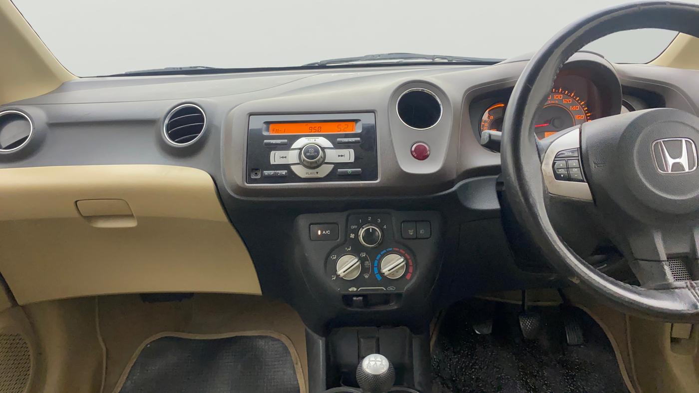 2013 Honda Brio V MT, Petrol, Manual, 1,08,343 km, Air Conditioner