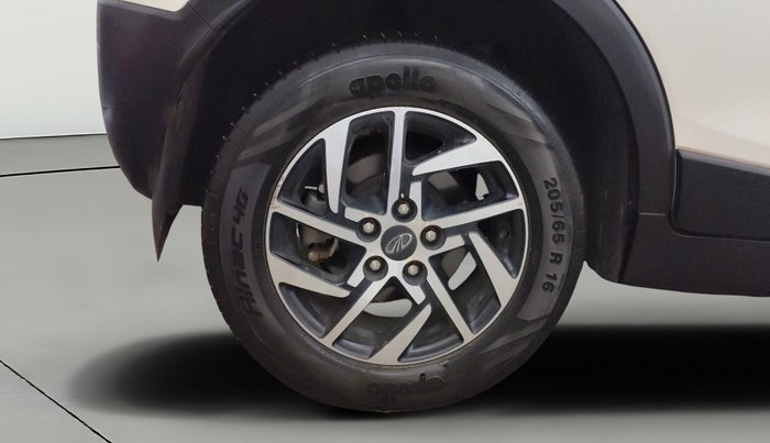 2022 Mahindra XUV300 W8 (O) 1.2 PETROL, Petrol, Manual, 38,272 km, Right Rear Wheel