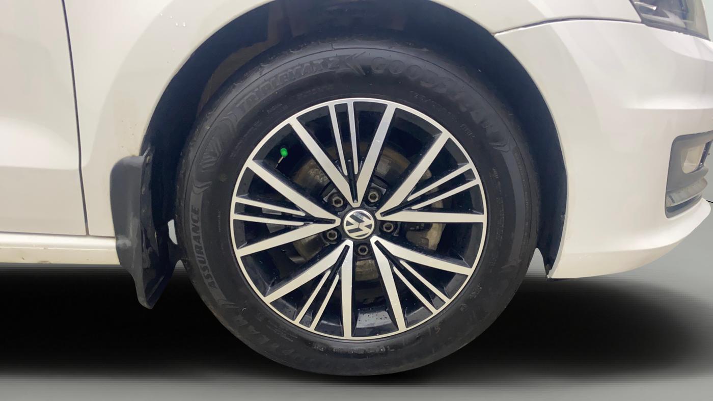 2019 Volkswagen Vento HIGHLINE 1.5 AT, Diesel, Automatic, 45,193 km, Right Front Wheel