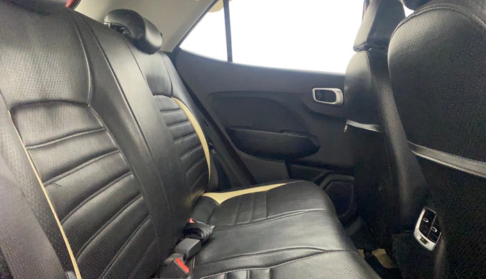 2021 Hyundai VENUE SX 1.5 CRDI, Diesel, Manual, 50,645 km, Right Side Rear Door Cabin